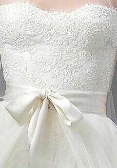 Monique Lhuillier Grace Wedding Dress - The Knot