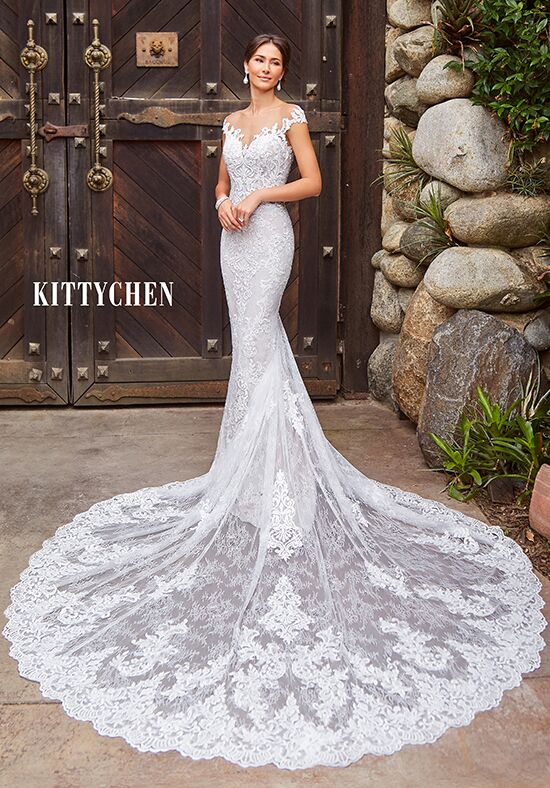 modified mermaid wedding dress