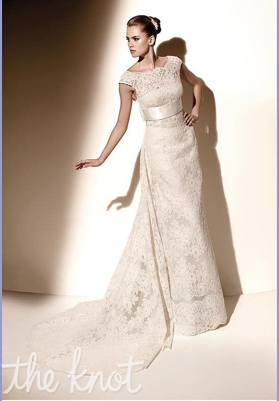 wedding dress valentinoimage