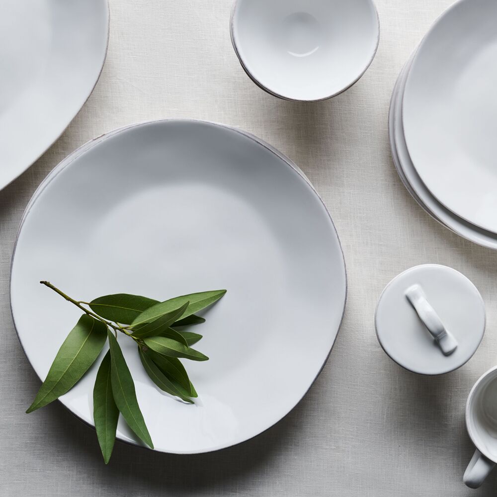 Must-Have Wedding Registry Items - Pretty Plates